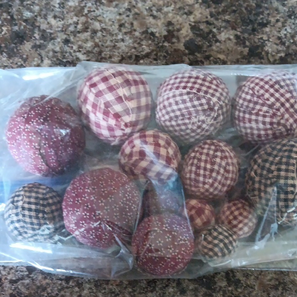 Plaid Fabric Balls Set